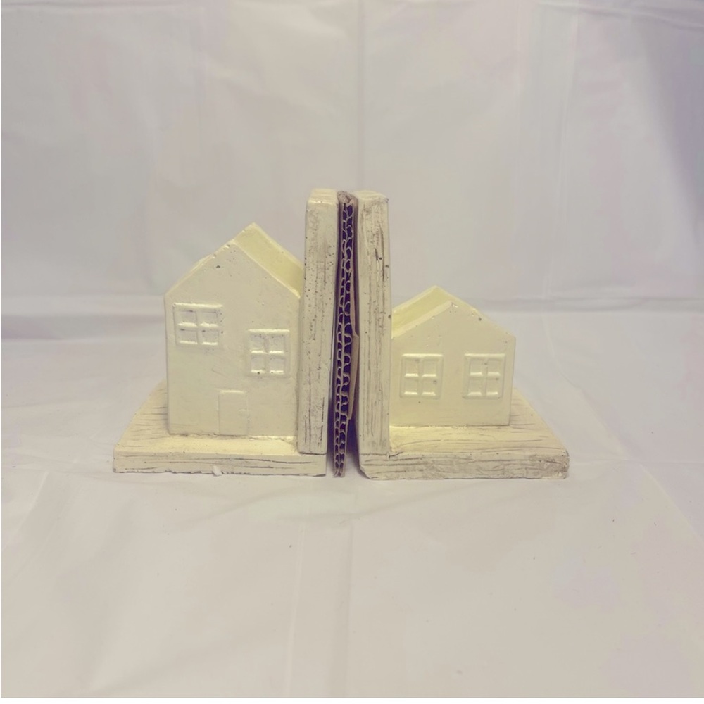 New still in wrapper 2 bookends